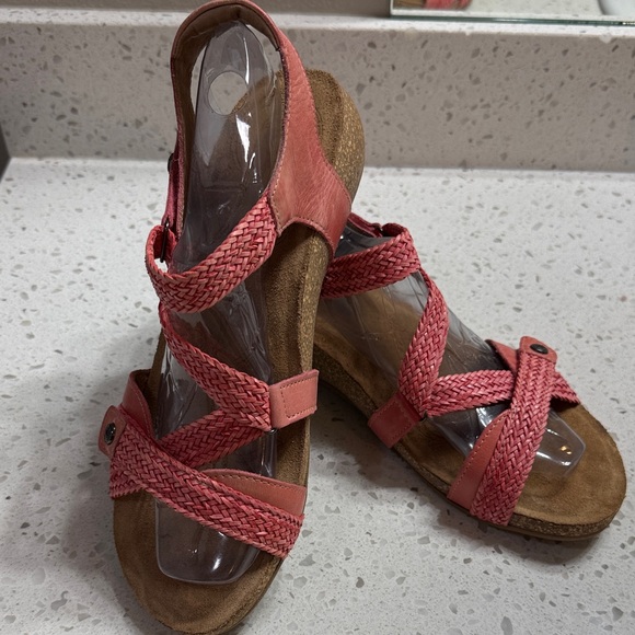 TAOS WOMEN’S TRULIE SANDAL CORAL Braided Sandals SZ 11-11.5 US vacation comfort - Picture 1 of 7